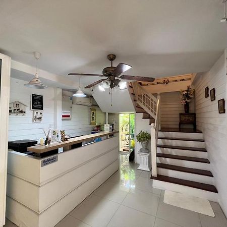 Ban Thungdang Housetel Bangkok Ξενοδοχείο Εξωτερικό φωτογραφία