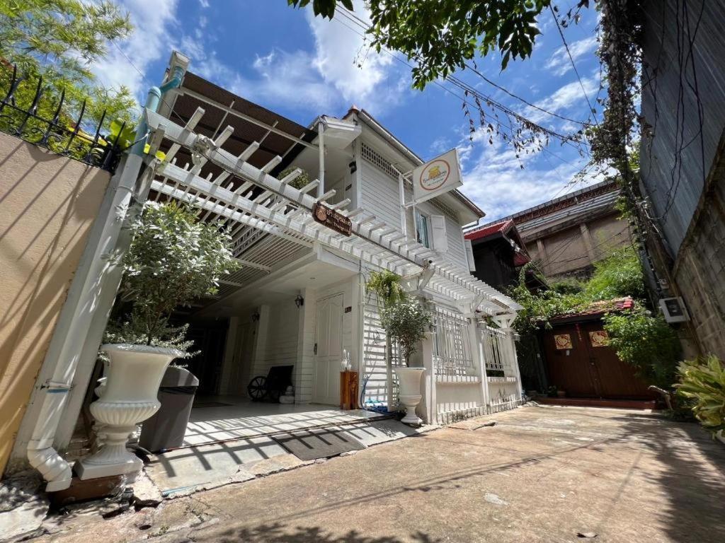 Ban Thungdang Housetel Bangkok Ξενοδοχείο Εξωτερικό φωτογραφία
