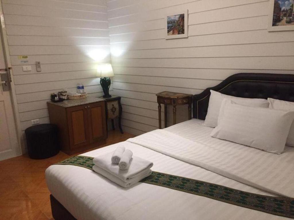 Ban Thungdang Housetel Bangkok Ξενοδοχείο Εξωτερικό φωτογραφία