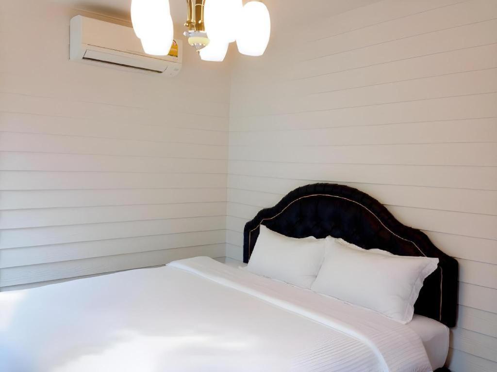 Ban Thungdang Housetel Bangkok Ξενοδοχείο Εξωτερικό φωτογραφία