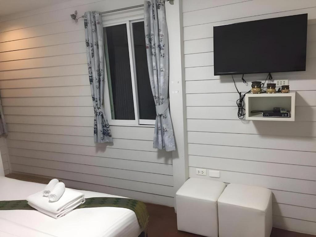 Ban Thungdang Housetel Bangkok Ξενοδοχείο Εξωτερικό φωτογραφία