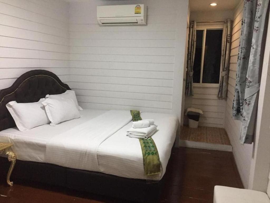 Ban Thungdang Housetel Bangkok Ξενοδοχείο Εξωτερικό φωτογραφία